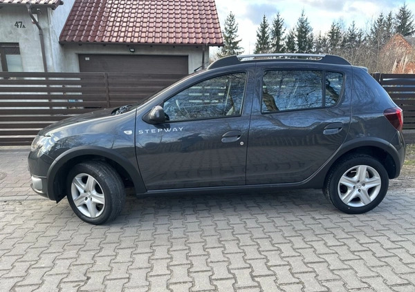 Dacia Sandero cena 35700 przebieg: 59664, rok produkcji 2016 z Malbork małe 781